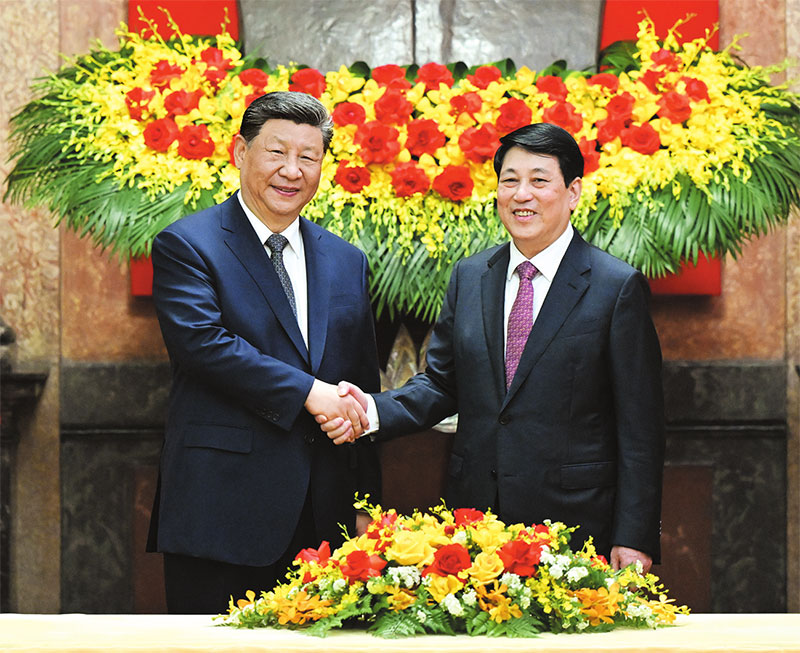 འདི་ནི་ཟླ་4ཚེས་15ཉིན་གྱི་སྔ་དྲོར། ཀྲུང་གུང་ཀྲུང་དབྱང་གི་སྤྱི་ཁྱབ་ཧྲུའུ་ཅི་དང་རྒྱལ་ཁབ་ཀྱི་ཀྲུའུ་ཞི་ཞི་ཅིན་ཕིང་གིས་ཧ་ནོ་དབྱིའི་ཀྲུའུ་ཞིའི་ལས་ཤག་ཏུ་ཝེ་ཐེ་ནམ་རྒྱལ་ཁབ་ཀྱི་ཀྲུའུ་ཞི་ལེང་ཆང་དང་མཇལ་འཛོམས་གནང་བ།