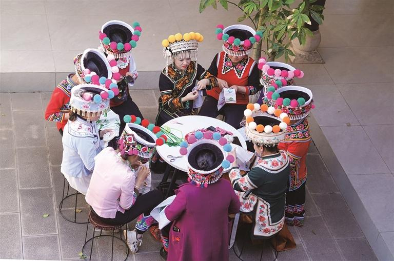 ༄༅།།ཕར་ཆིན་བརྒྱབ་ནས་དམངས་ཕྱུག་ལམ་བུ་བཏོད་དེ་འགན་འཁྲི་ཧུར་ཐག་སྒྲུབ་ཀྱི་ཡིན།