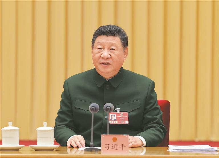 ཟླ་3ཚེས་7ཉིན་གྱི་ཕྱི་དྲོར། ཀྲུང་གུང་ཀྲུང་དབྱང་གི་སྤྱི་ཁྱབ་ཧྲུའུ་ཅི་དང་། རྒྱལ་ཁབ་ཀྱི་ཀྲུའུ་ཞི། ཀྲུང་དབྱང་དམག་ཨུད་ཀྱི་ཀྲུའུ་ཞི་བཅས་ཡིན་པའི་ཞི་ཅིན་ཕིང་རྒྱལ་ཡོངས་མི་དམངས་འཐུས་ཚོགས་སྐབས་བཅུ་བཞི་པའི་ཚོགས་འདུ་ཐེངས་བཞི་པའི་བཅིངས་འགྲོལ་དམག་དང་དྲག་ཆས་ཉེན་རྟོག་དཔུང་སྡེའི་འཐུས་མི་ཚོགས་པའི་ཚང་འཛོམས་གྲོས་ཚོགས་ལ་ཞུགས་ནས་གསུང་བཤད་གལ་ཆེན་གནང་བཞིན་པ།