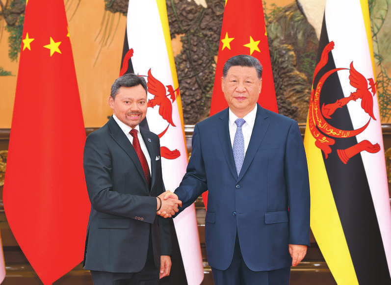 ཟླ་5ཚེས་12ཉིན་གྱི་ཕྱི་དྲོར། རྒྱལ་ཁབ་ཀྱི་ཀྲུའུ་ཞི་ཞི་ཅིན་ཕིང་གིས་པེ་ཅིང་མི་དམངས་ཚོགས་ཁང་ཆེ་མོར་ཀྲུང་གོར་དངོས་གཞིའི་འཚམས་འདྲིར་ཕེབས་པའི་པུ་རུ་ནེའི་རྒྱལ་རྒྱུད་འཛིན་མཁན་པི་ལཱ་དང་མཇལ་འཛོམས་གནང་བ།