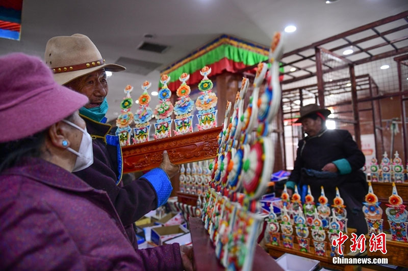 ༄༅།།དགའ་སྤྲོའི་ངང་ནས་བོད་ཀྱི་ལོ་གསར་བསུ།  