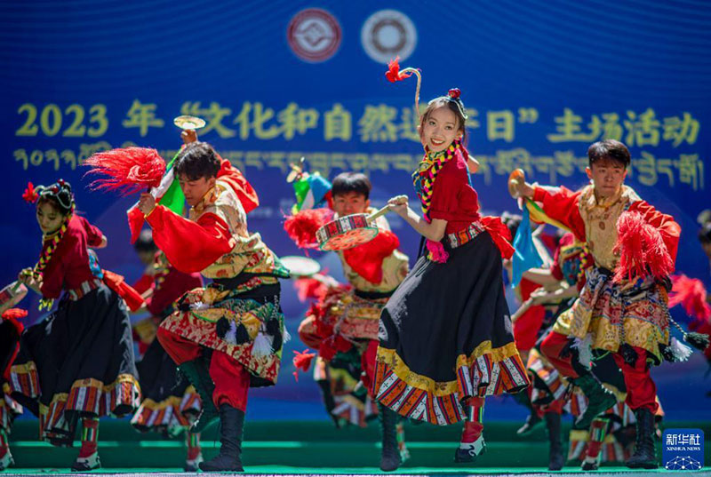 ༄༅།།ནོར་བུ་གླིང་གར་བྱེད་སྒོ་འདི་སྤེལ་བ།
