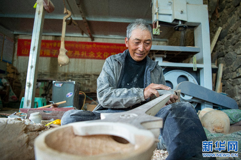 ༄༅།།སྒྲ་སྙན་བཟོ་མཁན་ནོར་བུ་ཚེ་བརྟན། 
