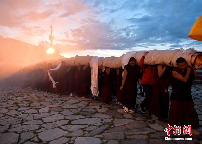 ༄༅།།2023ལོའི་ལྷ་སའི་ཞོ་སྟོན་འགོ་ཚུགས།