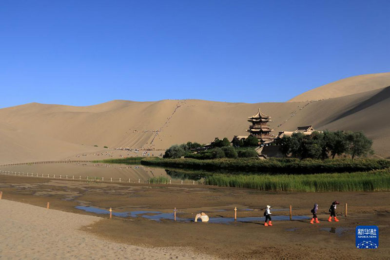 ༄༅།།སྟོན་དུས་བྱེ་ཐང་ལ་ཡུལ་སྐོར་དུ་འགྲོ། 