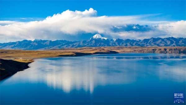 ༄༅།།སྤུ་ཧྲེང་གི་མཛེས་ལྗོངས་ལ་རྒྱང་ལྟ་བྱེད་པ། 