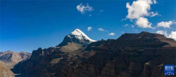 ༄༅།།སྤུ་ཧྲེང་གི་མཛེས་ལྗོངས་ལ་རྒྱང་ལྟ་བྱེད་པ། 