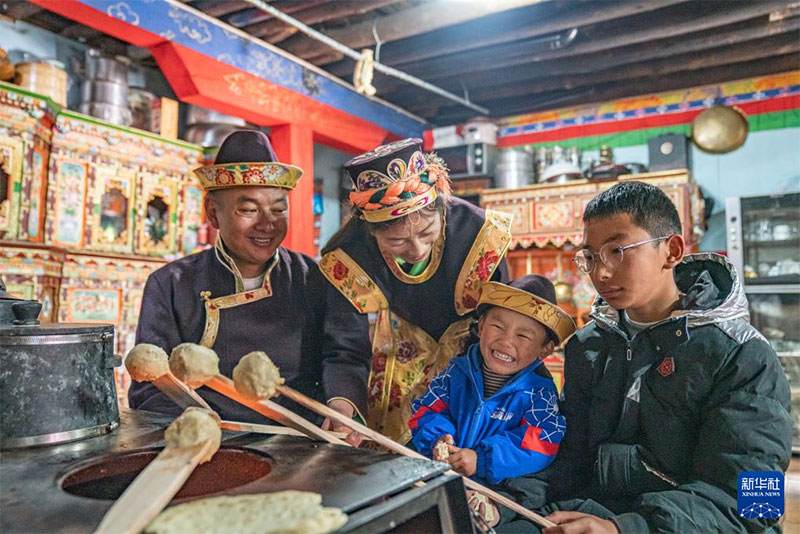 ༄༅།།ཀོང་པོའི་ལོ་གསར། 