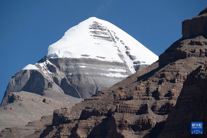 ༄༅།།ཨ་སྔོན་འོག་གི་གངས་རིན་པོ་ཆེ།